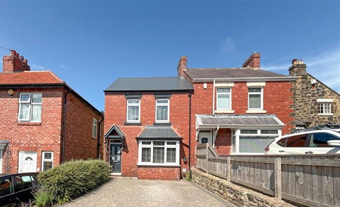 3 Bedroom Semi-Detached House For Sale In Primrose Hill, Low Fell, Gateshead, NE9