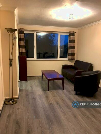 1 Bedroom Flat To Rent In Gainsborough Road, London, N12