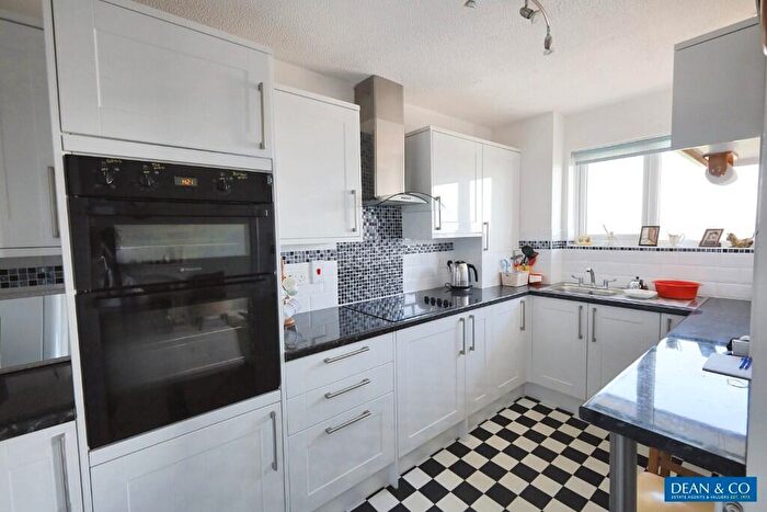2 Bedroom Retirement Property For Sale In Kingsway, Hove, East Sussex, BN3