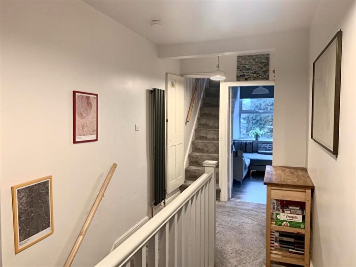 2 Bedroom Commercial Property For Sale In Bank Road, Matlock, DE4