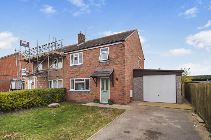 3 Bedroom Semi Detached House For Sale In Brampton, Huntingdon, PE28