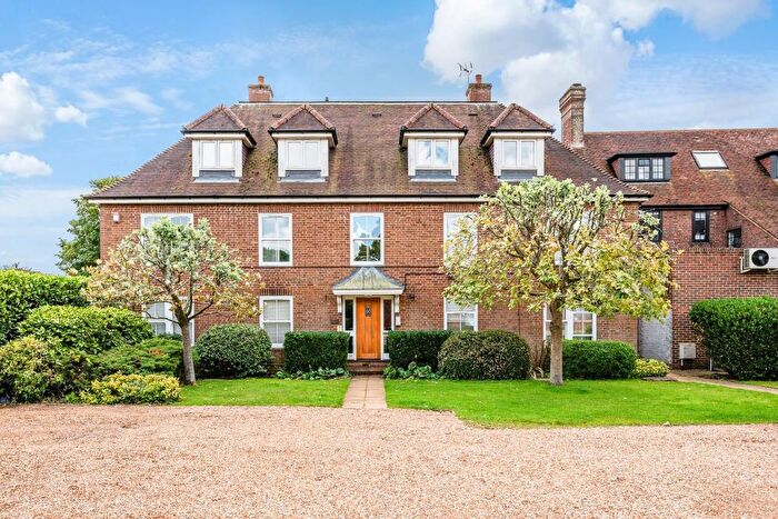 2 Bedroom Flat For Sale In Meade Court, Walton On The Hill, KT20