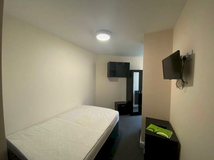 1 Bedroom Flat To Rent In Flat Bateson Building Henry Street, Liverpool, L1