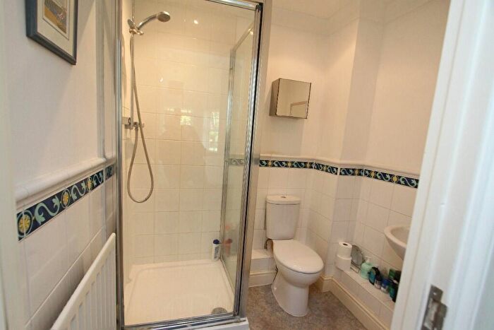 2 Bedroom Apartment For Sale In Upperton Road, Eastbourne, BN21