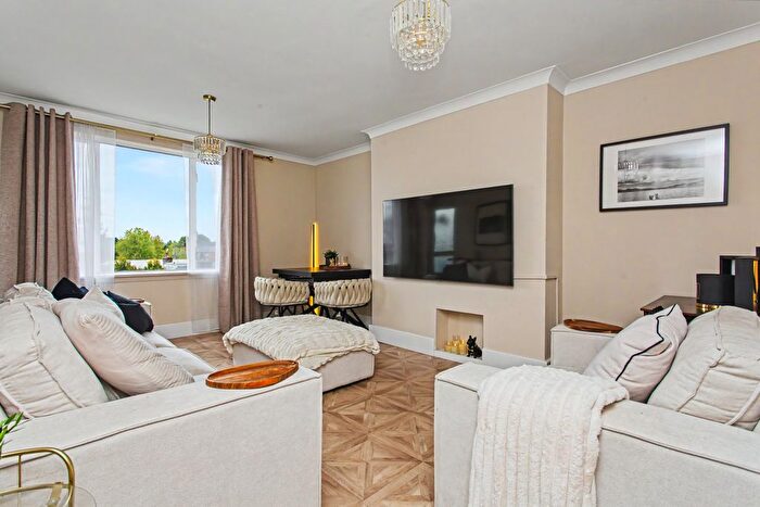 2 Bedroom Flat For Sale In /, , Balerno Drive, Cardonald, G52