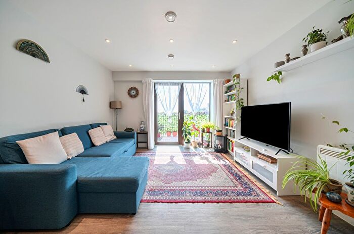 1 Bedroom Flat For Sale In Waterfront Heights, A Mount Pleasant, Wembley, HA0