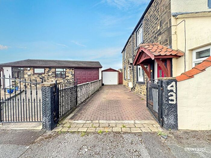 2 Bedroom Cottage For Sale In Cresswell Lane, Dewsbury, WF13