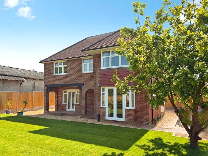 3 Bedroom Detached House To Rent In Fitzalan Road, Arundel, West Sussex, BN18