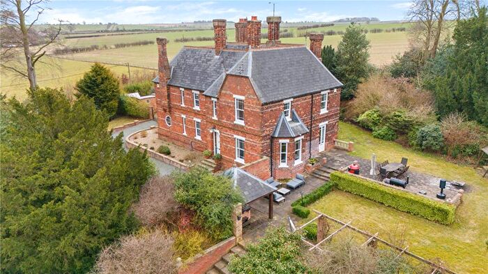 6 Bedroom Equestrian Facility For Sale In Caistor Road, Swallow, Lincolnshire, LN7