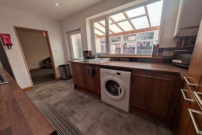 4 Bedroom Terraced House To Rent In Mona Street, Beeston, NG9