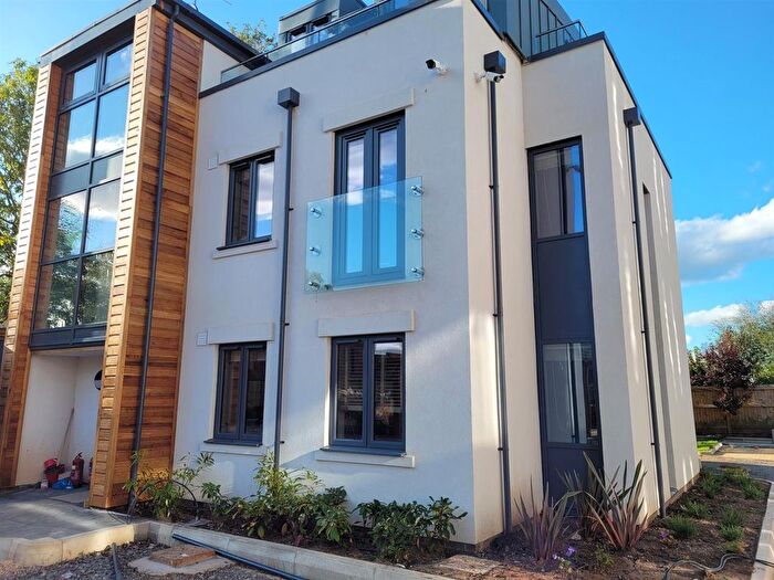 2 Bedroom Flat To Rent In Manor Farm Court, Lime Avenue, Leamington Spa, CV32