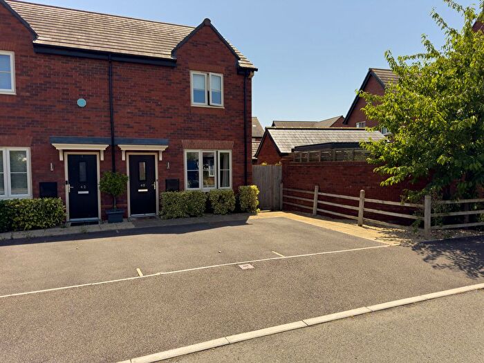 2 Bedroom Semi Detached House To Rent In Honeysuckle Crescent, Tewkesbury, GL20