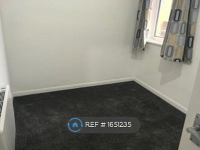 1 Bedroom Flat To Rent In Romford Road, London, E7