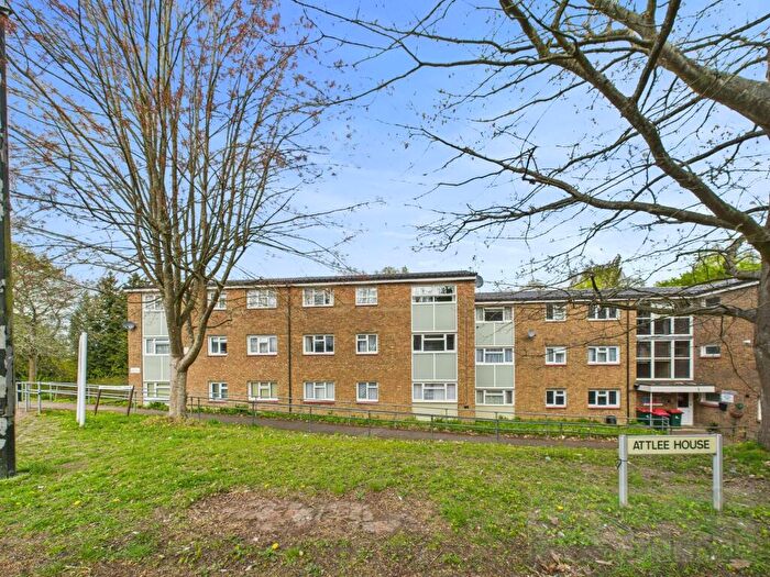 2 Bedroom Flat For Sale In Lansbury Road, Attlee House Lansbury Road, RH11