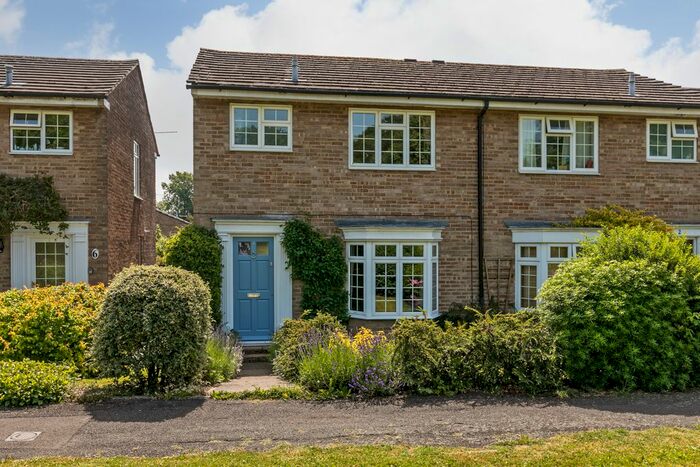 3 Bedroom Semi-Detached House To Rent In Francis Gardens, Winchester, SO23