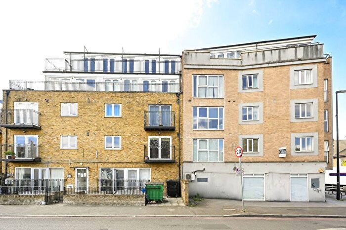 1 Bedroom Flat To Rent In Robinson Road London, Colliers Wood, SW17