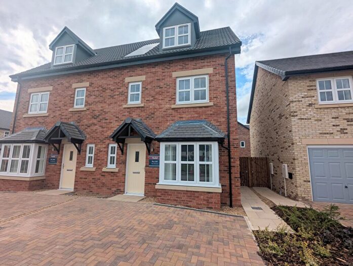 4 Bedroom House To Rent In Mandrel Close/Middleton St. George -, DL2