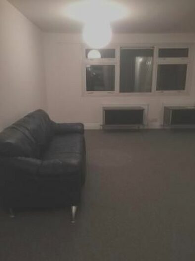 3 Bedroom Maisonette To Rent In Walnut Close, Illford, IG6