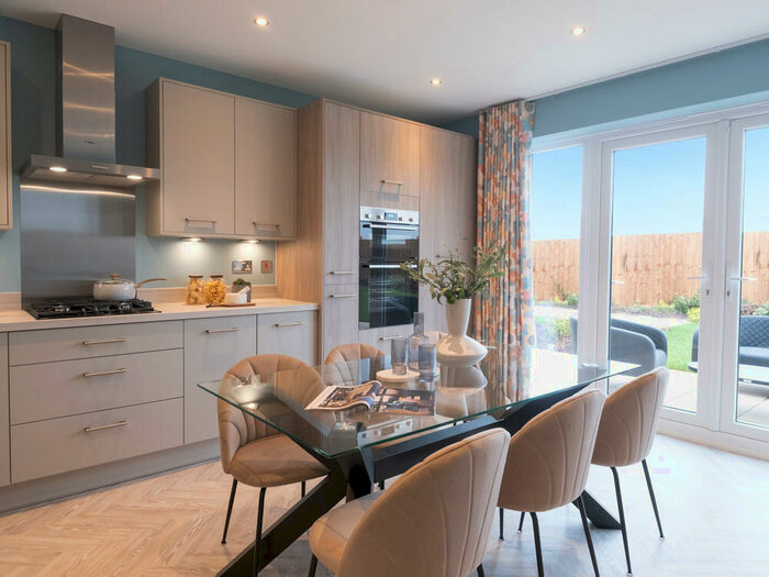 4 Bedroom Detached House For Sale In Marrelsmoor Avenue, Waterlooville, Hampshire, PO7