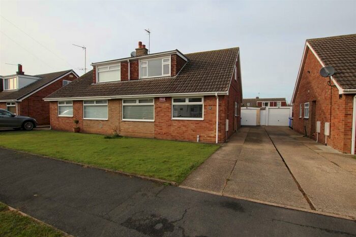 3 Bedroom House To Rent In Cawood Crescent, Skirlaugh, Hull, HU11