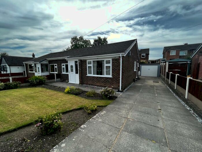 2 Bedroom Bungalow To Rent In Green Lane, Hadfield, Glossop, SK13