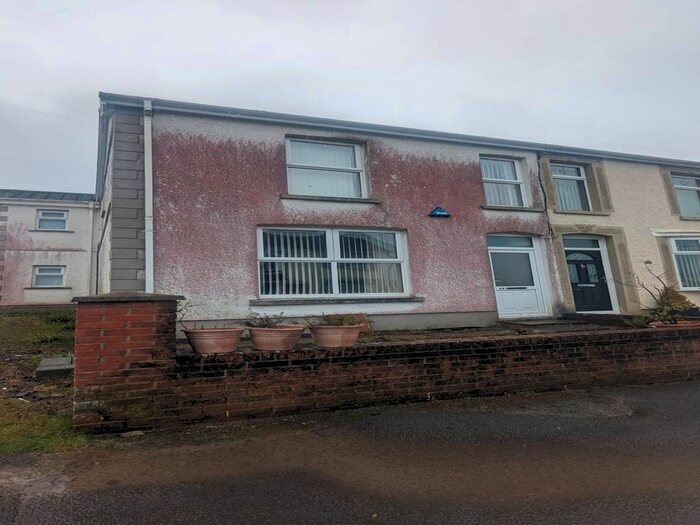 3 Bedroom Property To Rent In Martyns Avenue, Seven Sisters, Neath, SA10