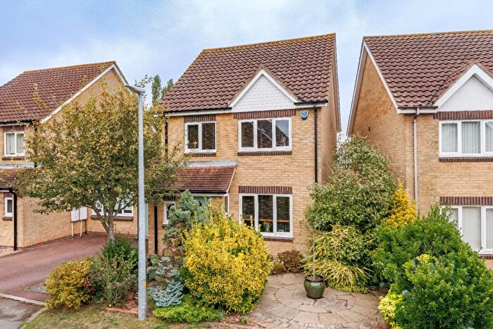 3 Bedroom Link Detached House For Sale In Brookfield, Weald Hall Lane, Thornwood, Epping, CM16