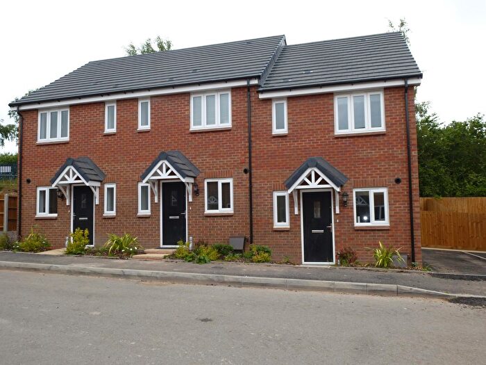 2 Bedroom End Of Terrace House To Rent In Mentor Close, Walsall, WS2