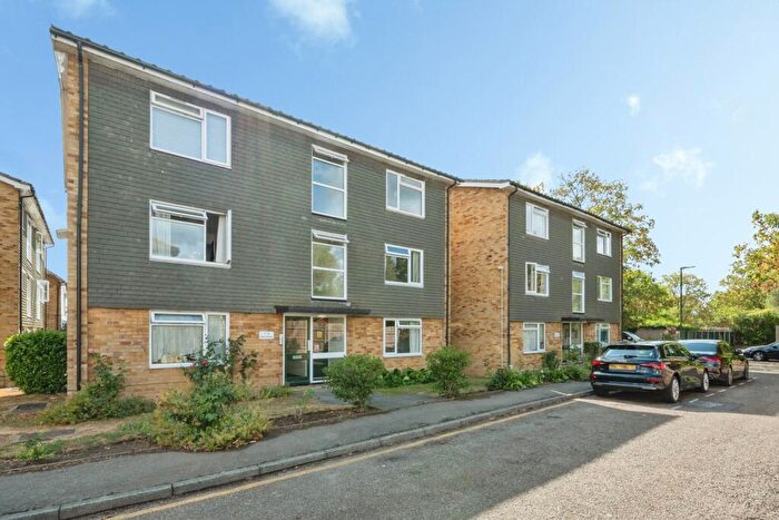 1 Bedroom Flat For Sale In Vine Close, Sutton, SM1