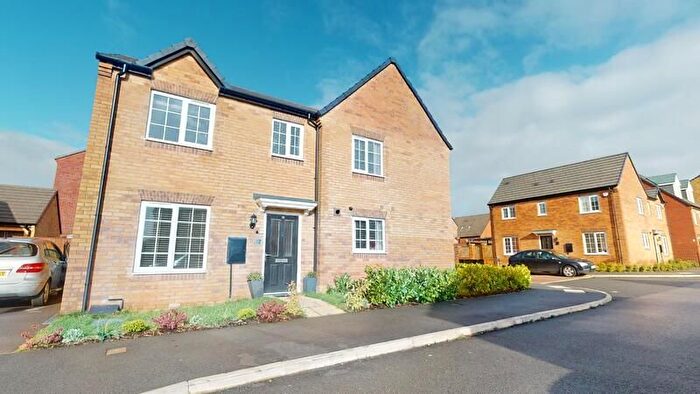3 Bedroom Semi-Detached House To Rent In College Fields, Kingstone, Barnsley, S70