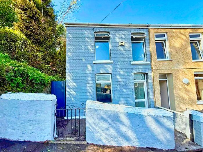 2 Bedroom Semi-Detached House To Rent In Bath Road, Swansea, SA6
