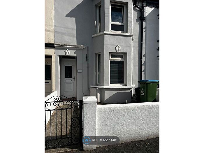 2 Bedroom Terraced House To Rent In Hawthorn Road, Bognor Regis, PO21