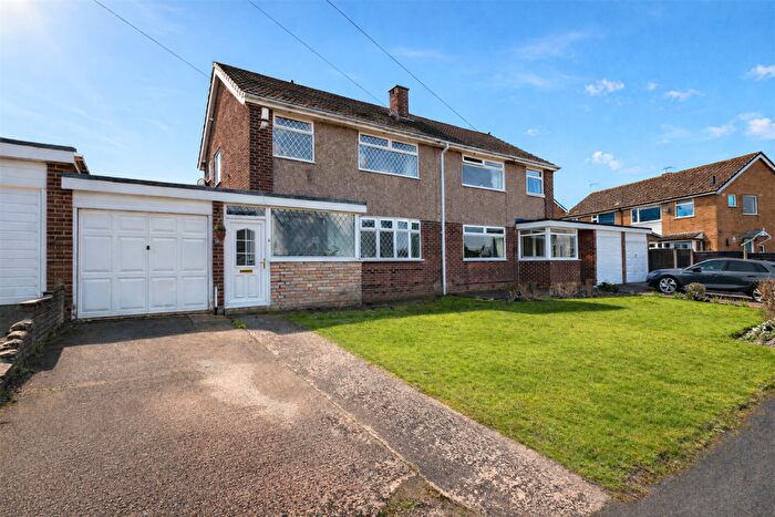 3 Bedroom Semi-Detached House For Sale In Burwell Close, Glossop, SK13