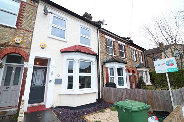 4 Bedroom House To Rent In Montrave Road, Penge, SE20