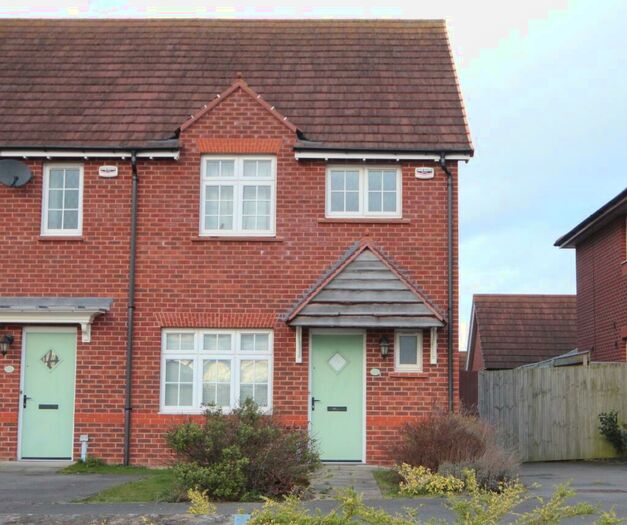 3 Bedroom End Of Terrace House To Rent In Sheldon Road, Scartho Top