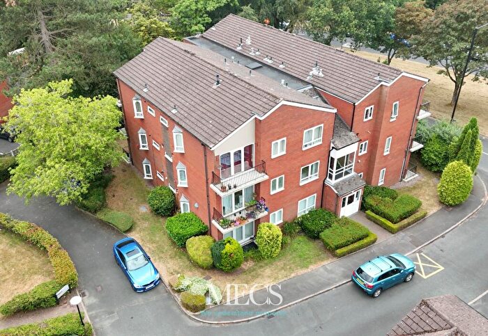 2 Bedroom Apartment For Sale In Yewdale, Harborne Park Road, Birmingham, West Midlands, B17
