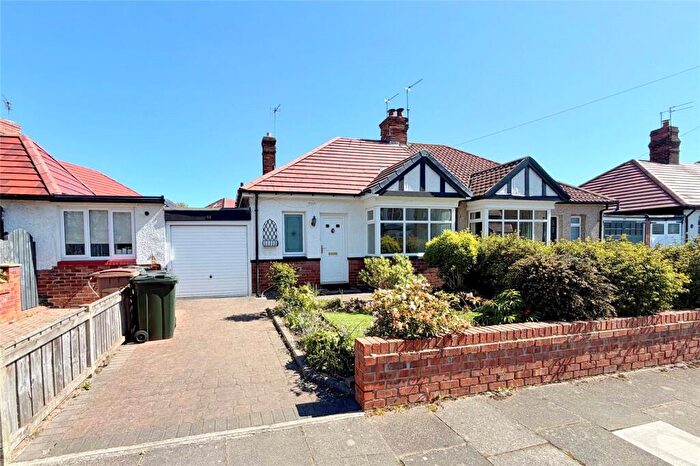 2 Bedroom Bungalow For Sale In Woodleigh Road, Monkseaton, NE25