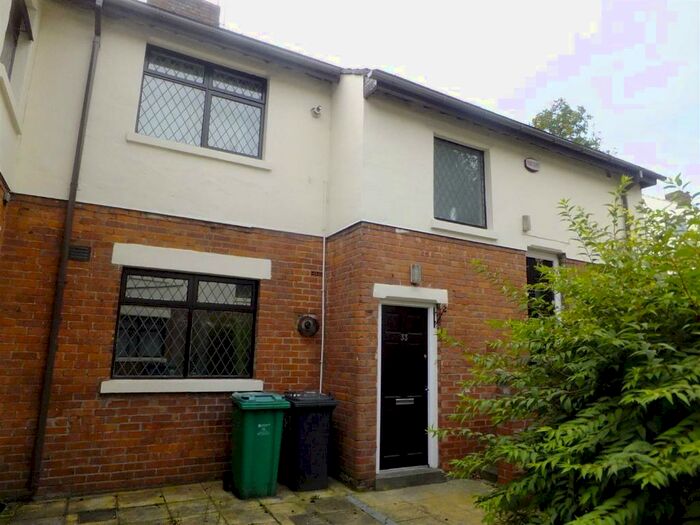 1 Bedroom Flat To Rent In Wellmead Close, Cheetham Hill, Salford, M8