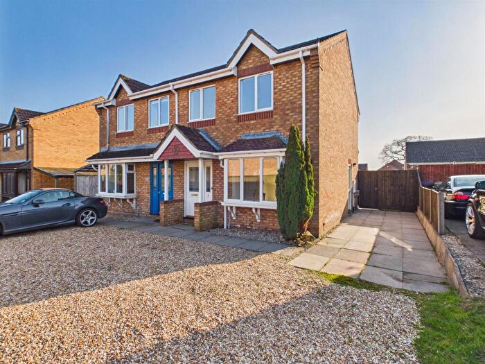 3 Bedroom Semi Detached House For Sale In The Oaklands, Wragby, LN8