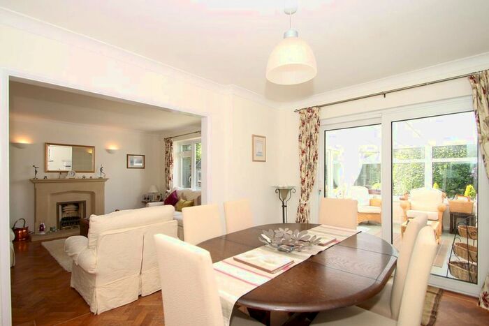 3 Bedroom Bungalow To Rent In Ashcroft, Shalford, Guildford, GU4