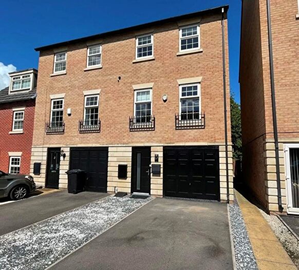 4 Bedroom Semi Detached House For Sale In Great Stubbing, Wombwell, Barnsley, S73