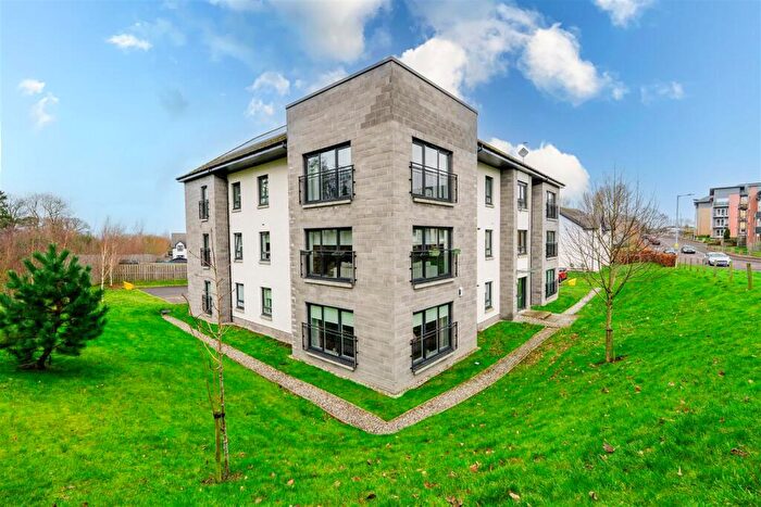 3 Bedroom Flat For Sale In Paragon Drive, Motherwell, ML1