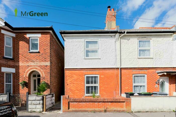 3 Bedroom End Of Terrace House To Rent In Abinger Road, Bournemouth, BH7