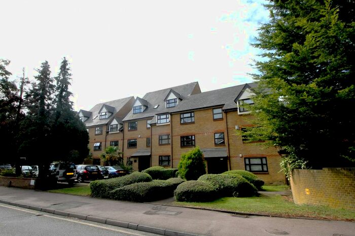 2 Bedroom Flat To Rent In Albemarle Park, Albemarle Road, Beckenham BR3