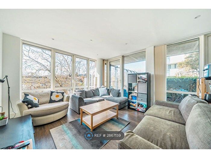 3 Bedroom Flat To Rent In Victory Parade, London, SE18