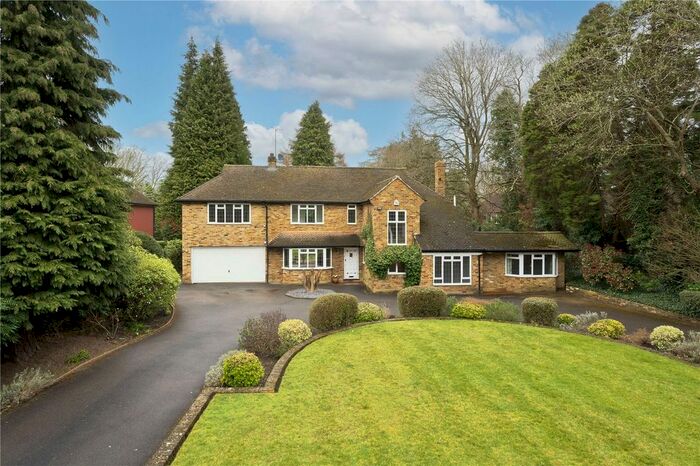 5 Bedroom Detached House To Rent In Firfields, Weybridge, Surrey, KT13