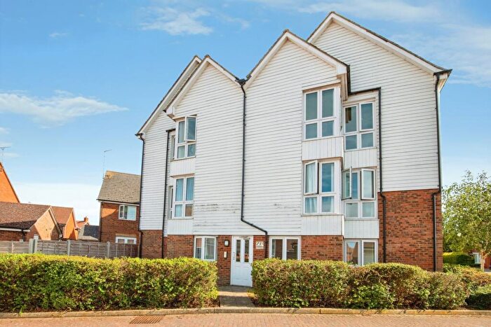 2 Bedroom Flat For Sale In Bluebell Drive, Sittingbourne, Kent, ME10