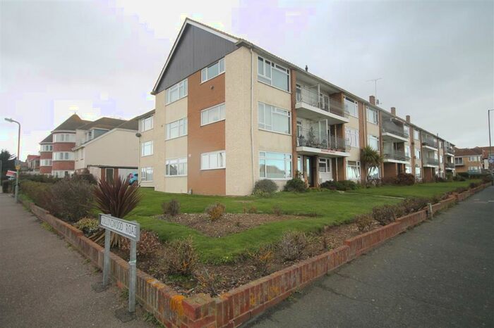 2 Bedroom Apartment For Sale In Marine Court, Marine Parade West, Clacton On Sea, CO15