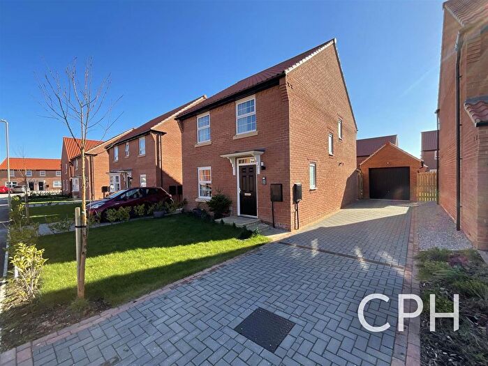4 Bedroom Detached House For Sale In Armstrong Road, Scarborough, YO11