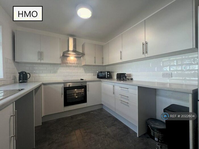 4 Bedroom Maisonette To Rent In Hmo Westercommon Road, Glasgow, G22